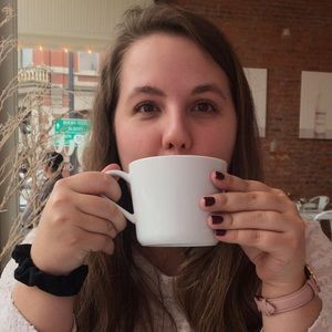 Meet your Posher, Caroline